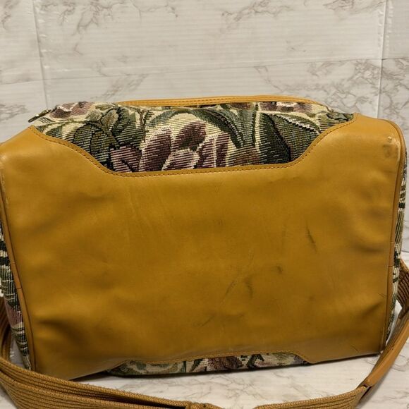 French West Indies Tapestry Floral Print Zip Over Night Carry On Travel bag - Picture 7 of 14